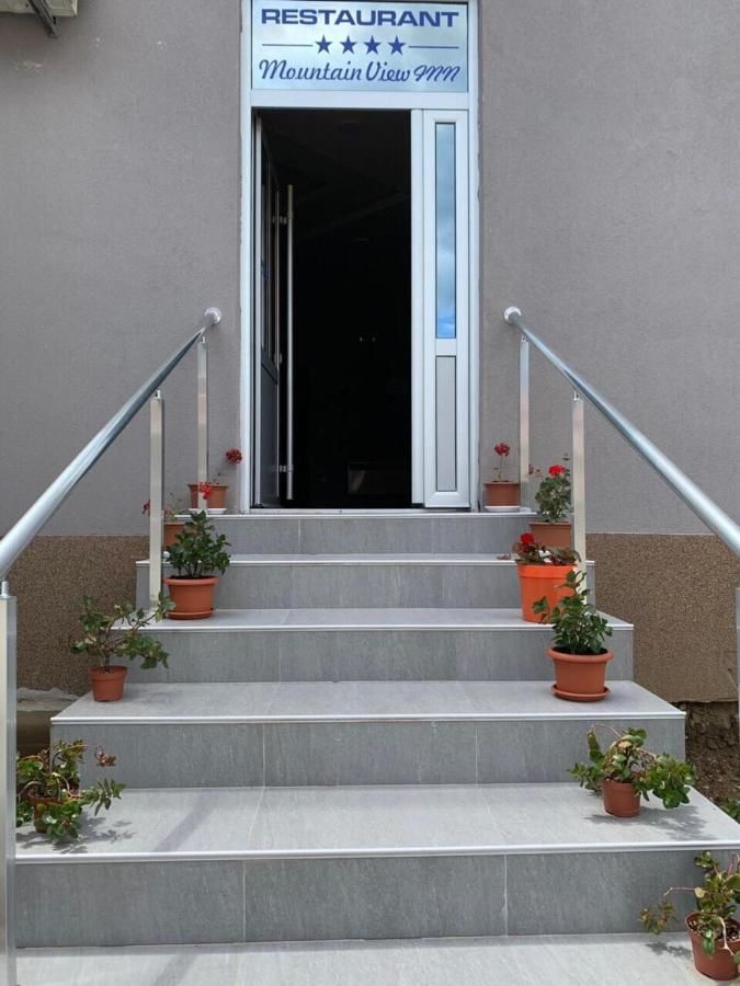 Отель Hotel Mountain View Inn Gusinje-13