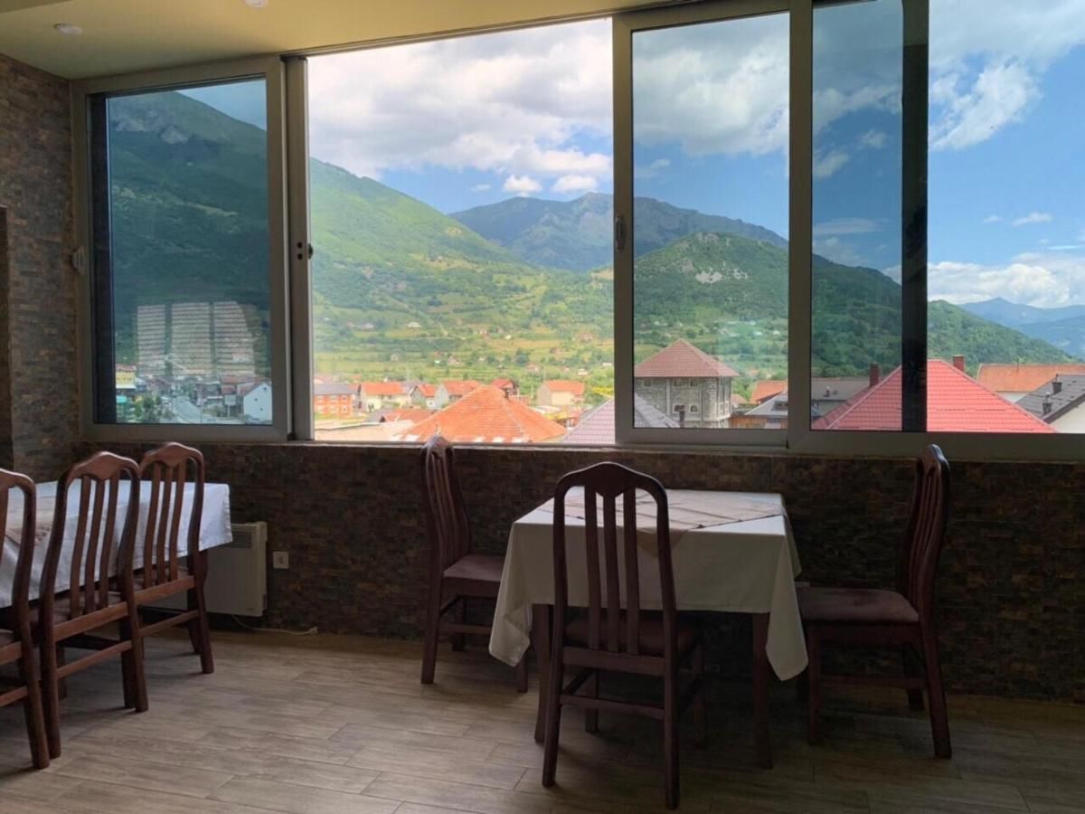 Отель Hotel Mountain View Inn Gusinje-17
