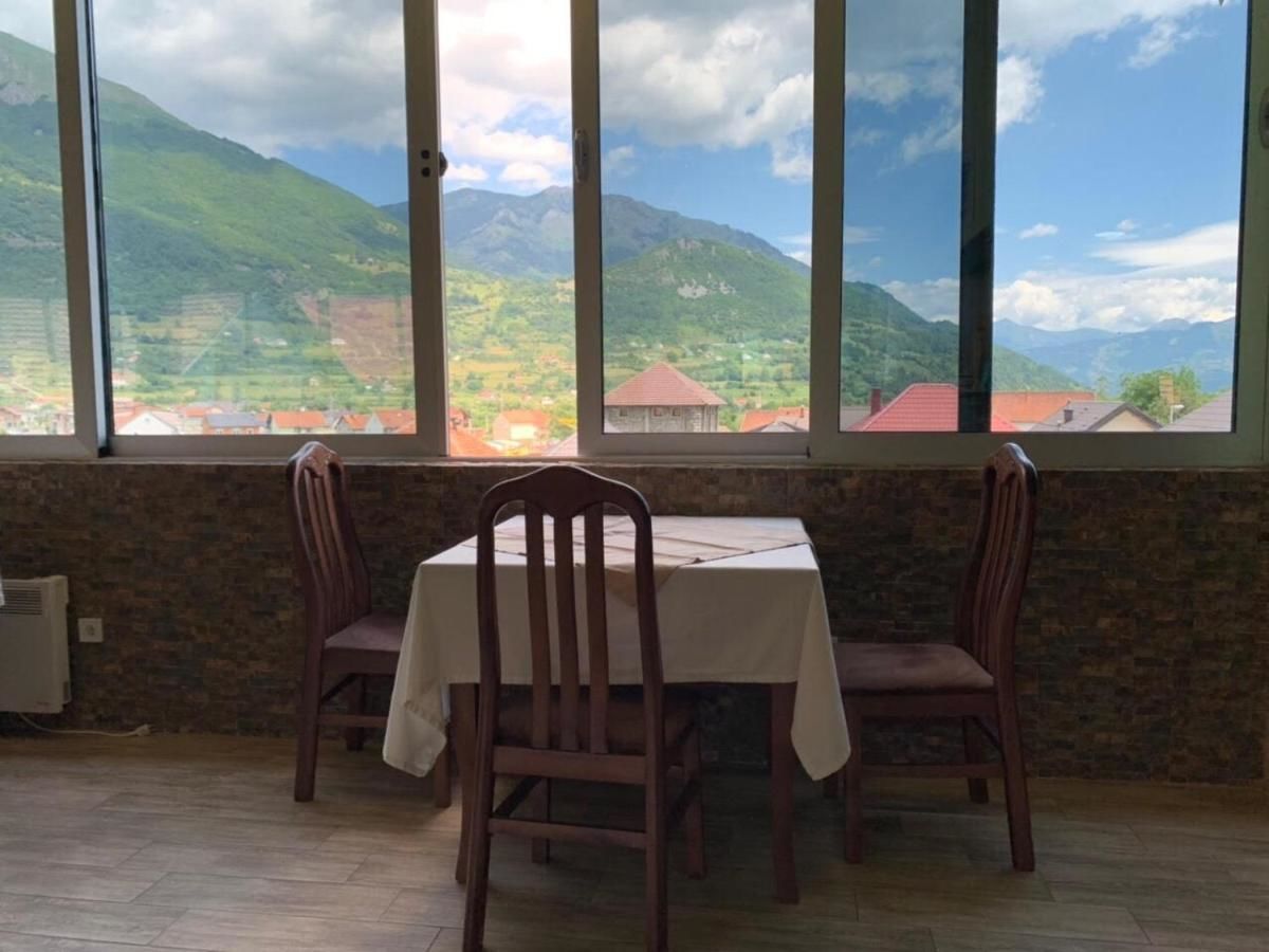 Отель Hotel Mountain View Inn Gusinje-21