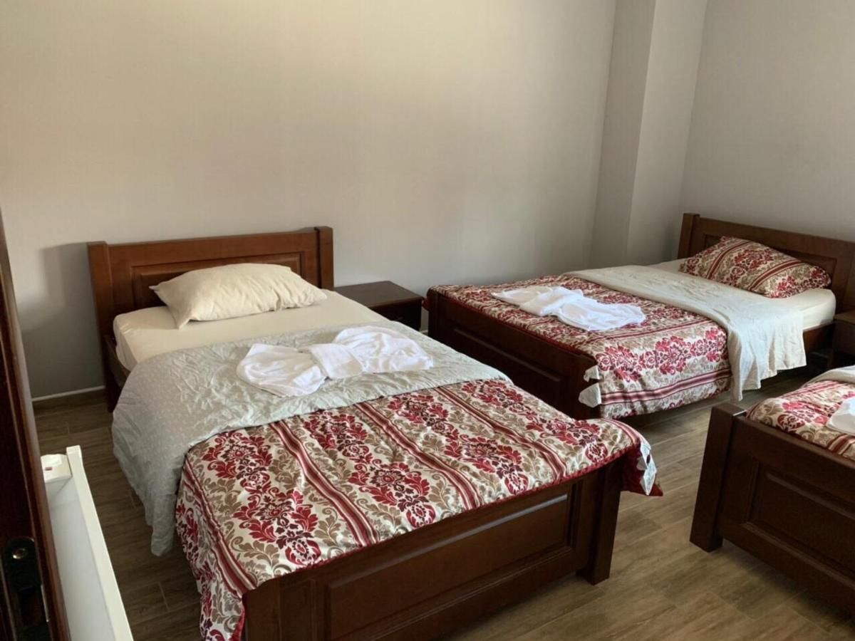 Отель Hotel Mountain View Inn Gusinje-25