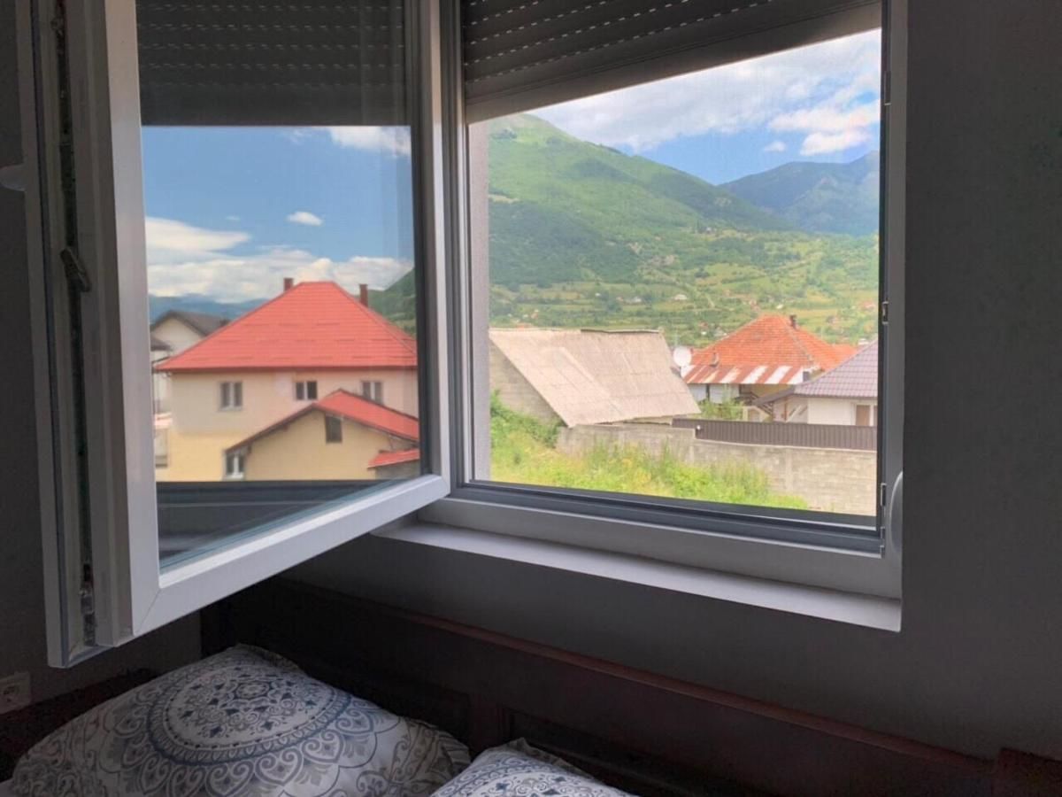 Отель Hotel Mountain View Inn Gusinje