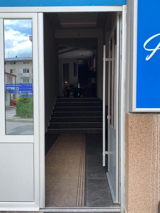 Отель Hotel Mountain View Inn Gusinje-34