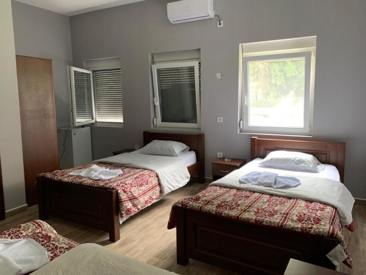 Отель Hotel Mountain View Inn Gusinje-47