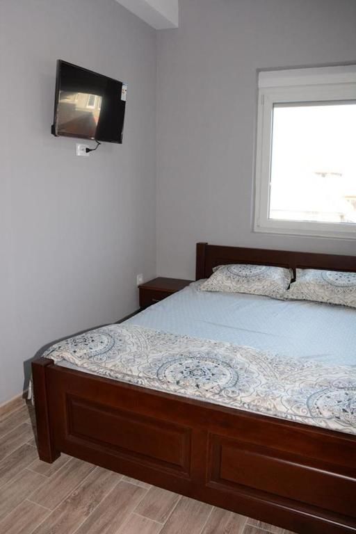 Отель Hotel Mountain View Inn Gusinje