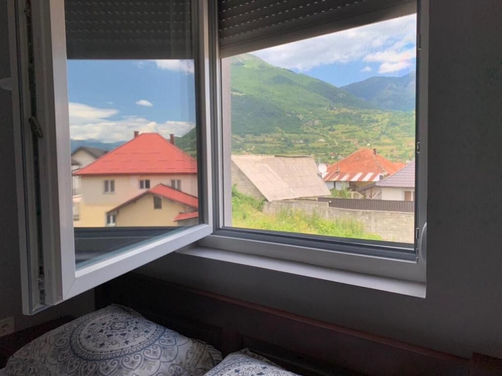 Отель Hotel Mountain View Inn Gusinje