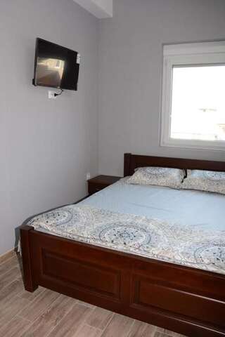 Отель Hotel Mountain View Inn Gusinje Двухместный номер Делюкс с 1 кроватью и душем-6