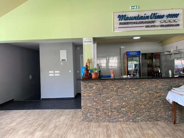 Отель Hotel Mountain View Inn Gusinje-18
