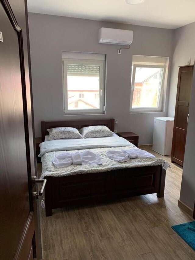 Отель Hotel Mountain View Inn Gusinje-29