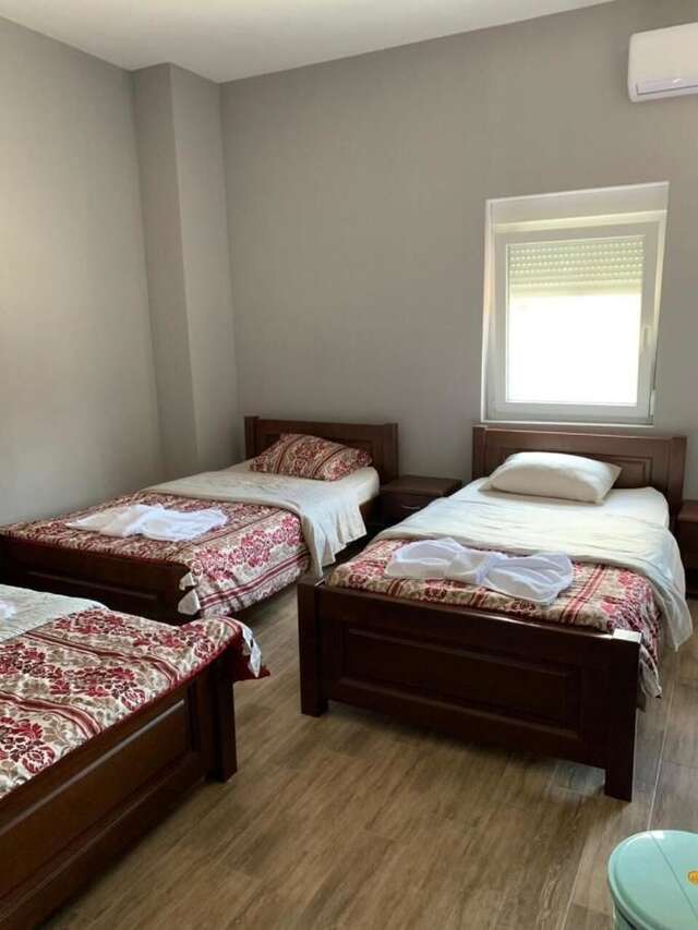 Отель Hotel Mountain View Inn Gusinje-41